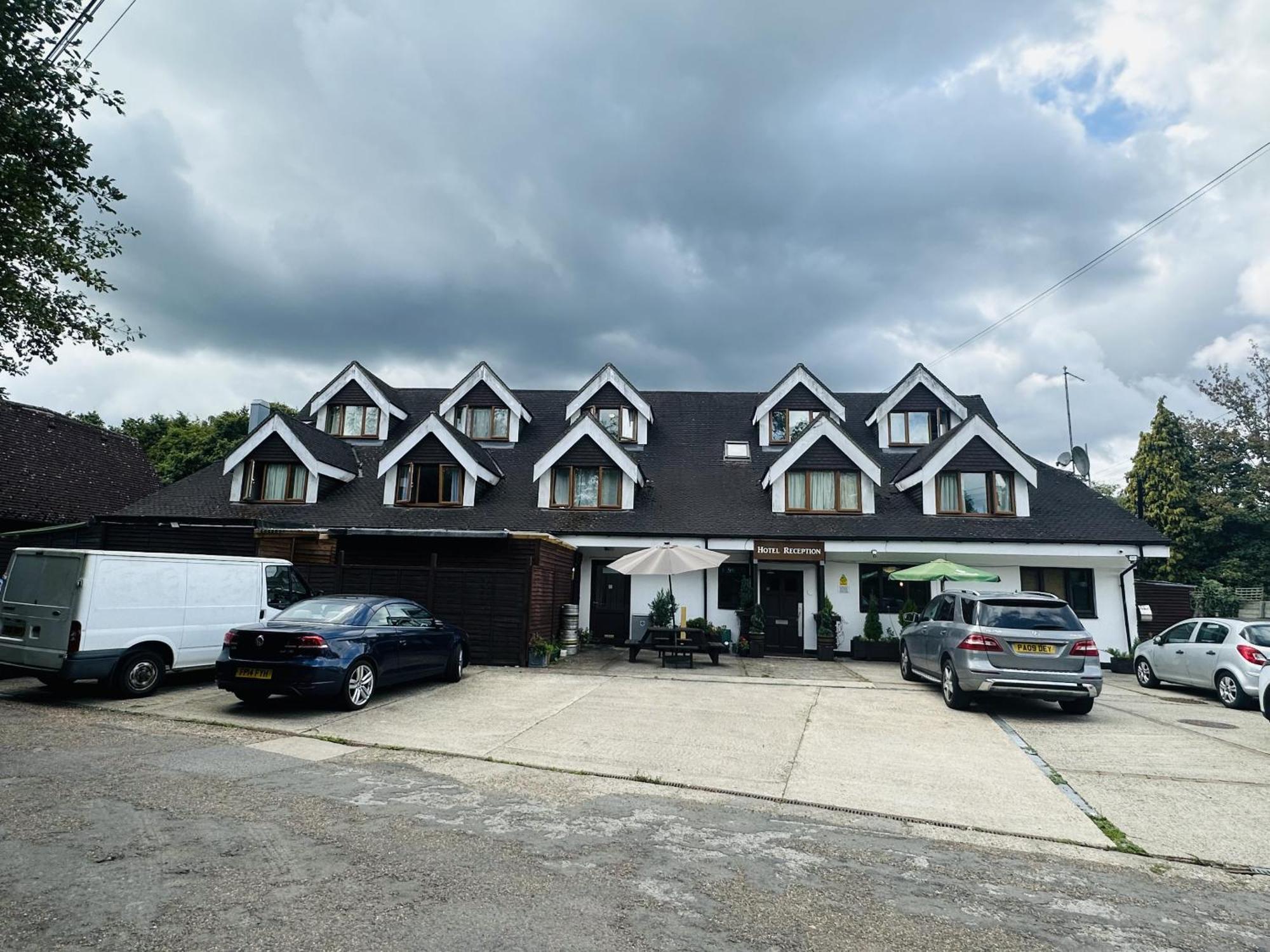 Woodcock Inn Felbridge Exterior foto